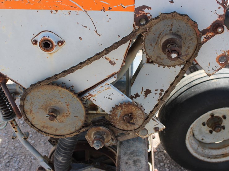 #1008-•-crustbuster-27ft-grain-drill-image-38
