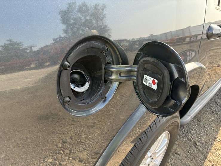 2010-ford-explorer-xlt-image-6