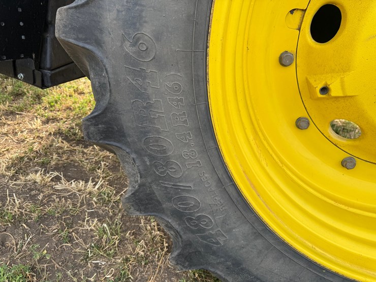 2023-john-deere-7r-210-image-23