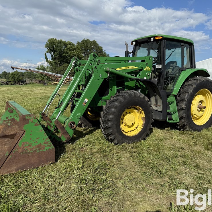 2010 JOHN DEERE 7330