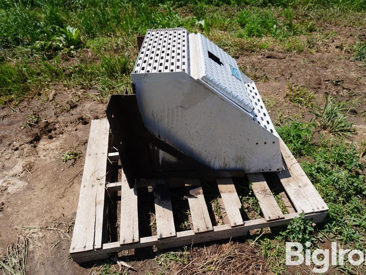 aluminum-saddle-box-image-4
