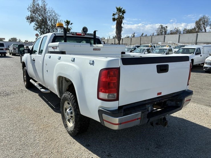 2012-gmc-2500-image-4