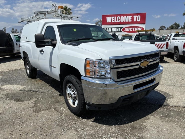 2011-chevrolet-2500hd-image-2
