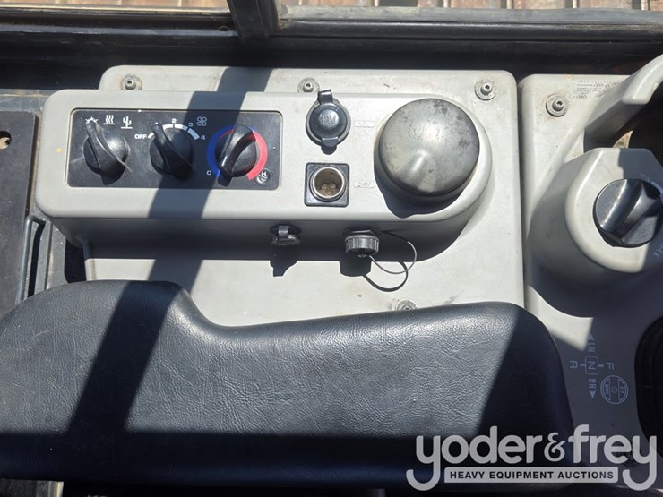 2021-komatsu-d61px-24-image-41