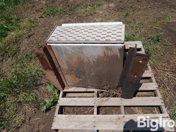 aluminum-saddle-box-image-6