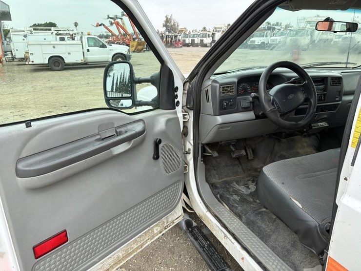 2002-ford-f350-image-15