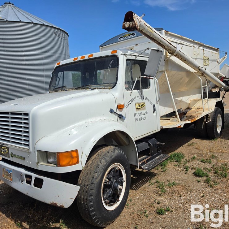 1992 INTERNATIONAL 4700