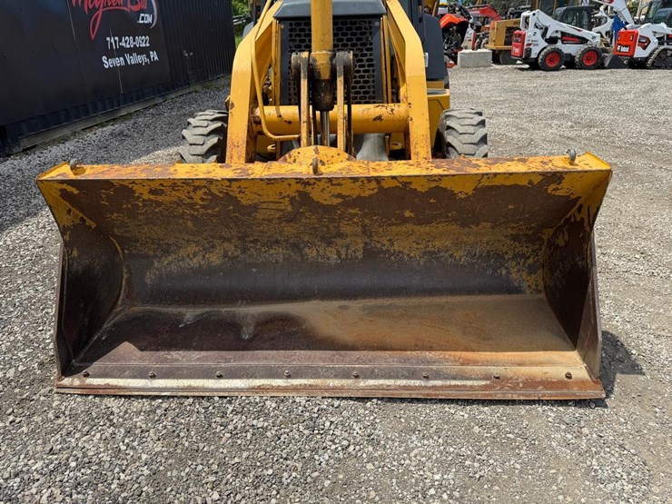 deere-410g-image-9
