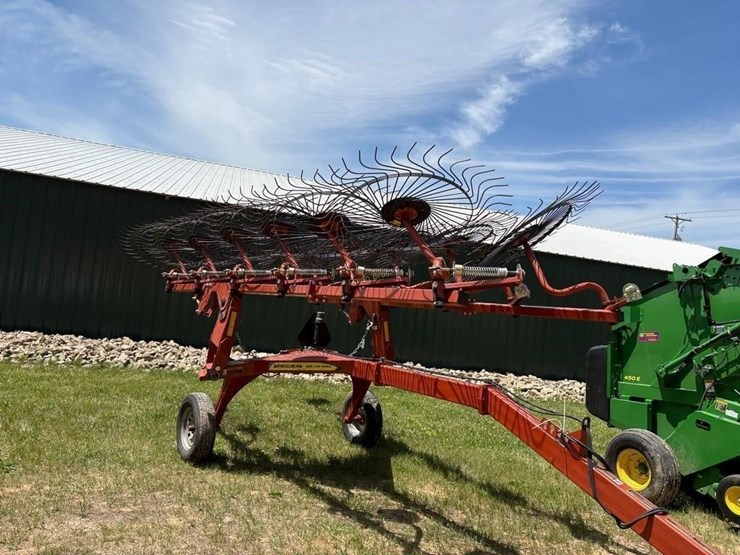 pequea-hrm-cr12-12-wheel-rake-image-4