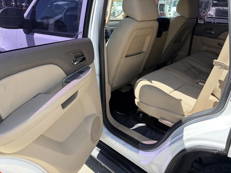 2014-chevrolet-tahoe-image-13