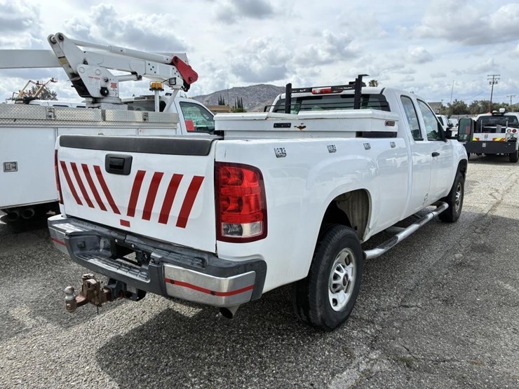 2012-gmc-sierra-2500-image-3