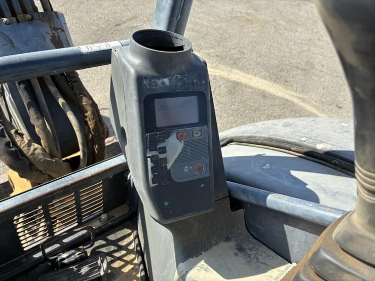 2005-deere-35d-image-15