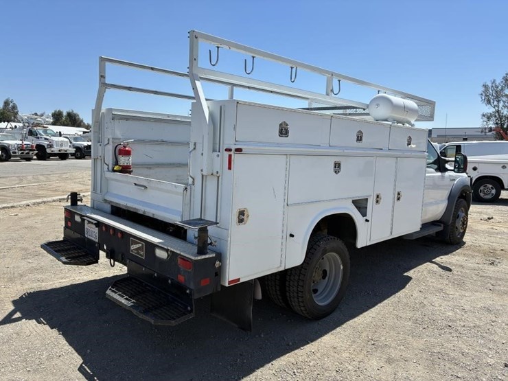 2006-ford-f550-image-3