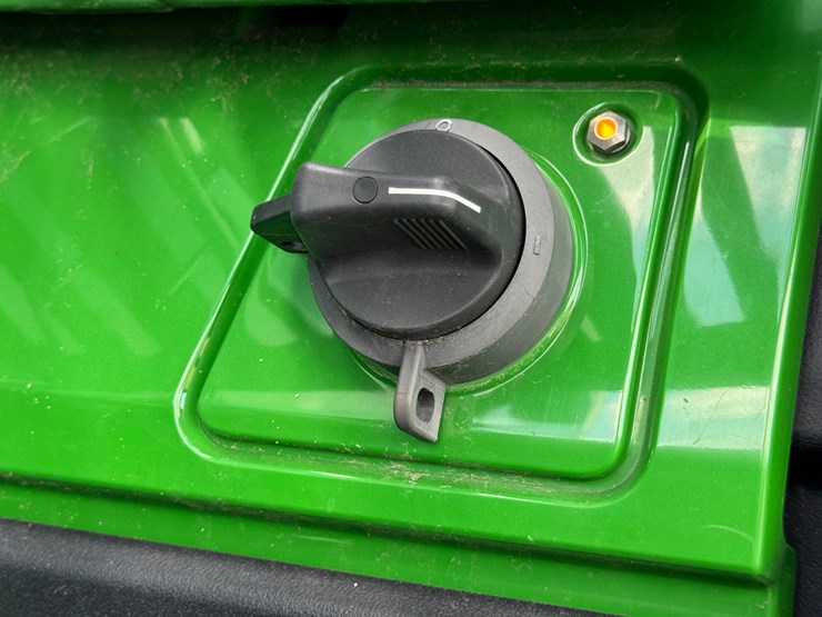 2023-john-deere-8r-340-image-41