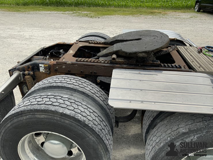 2015-peterbilt-579-image-20
