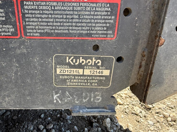2016-kubota-zd1211-image-12