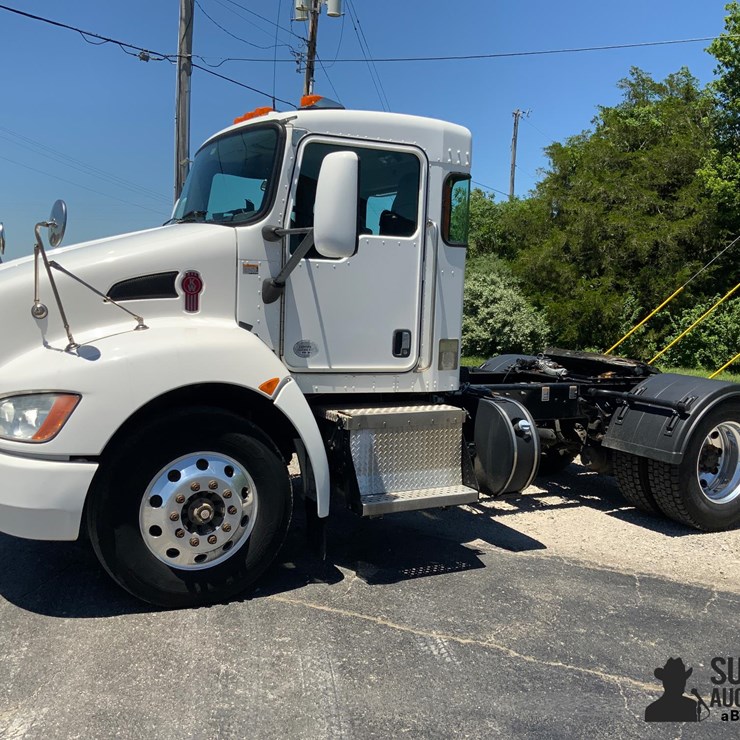 2017 KENWORTH T370