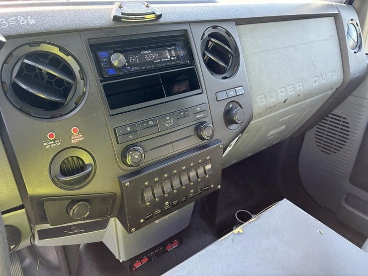 2012-ford-f550-image-19