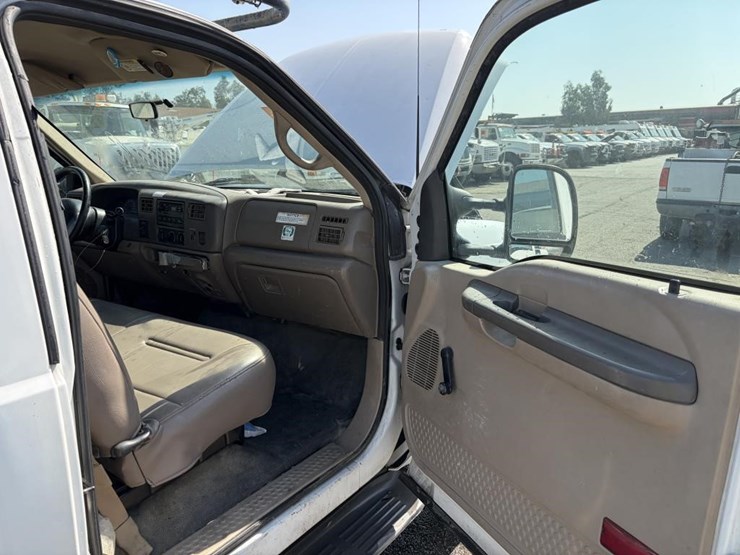 2002-ford-f350-image-14