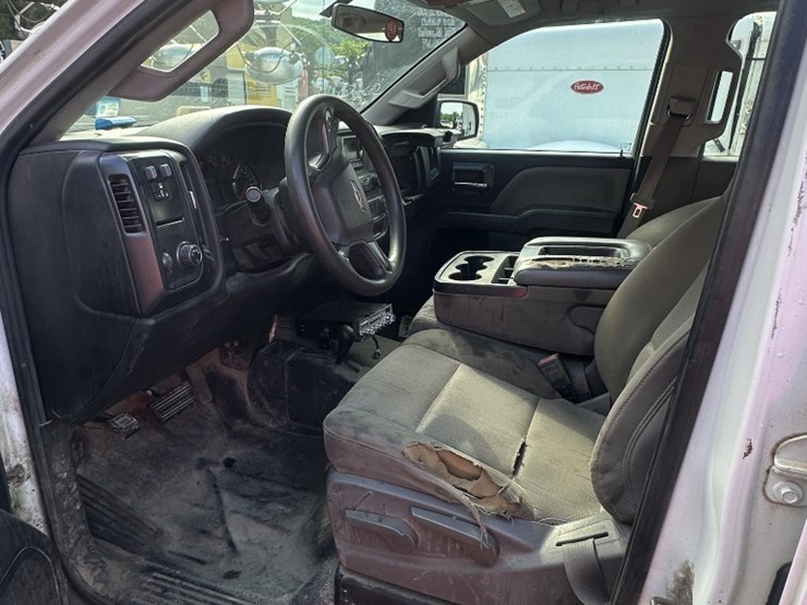 2015-chevrolet-silverado-2500hd-image-5