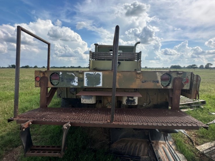 1984-am-general-m923-image-6