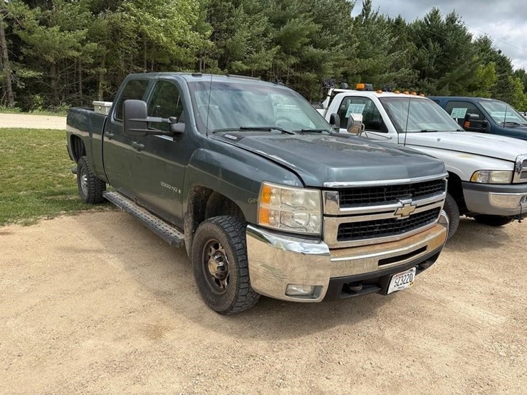 2008-chevrolet-2500-image-3