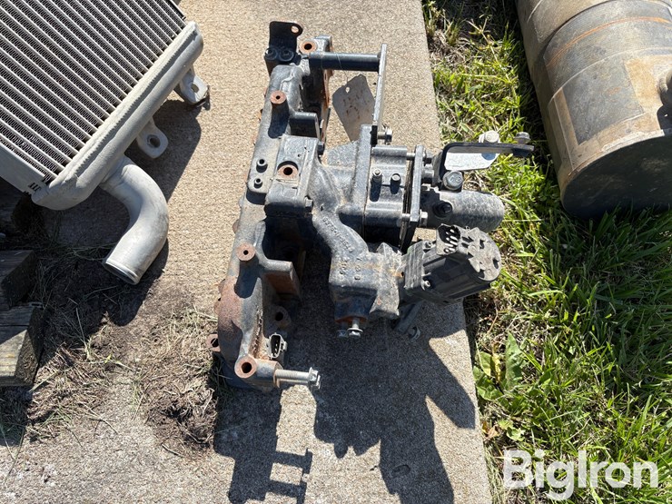 komatsu-pc138-image-9