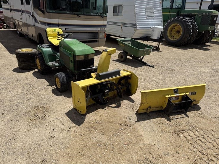 john-deere-425-image-1