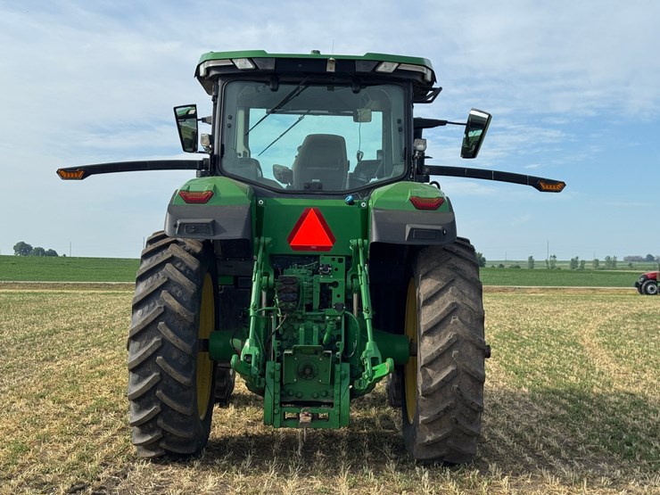 2023-john-deere-7r-210-image-6