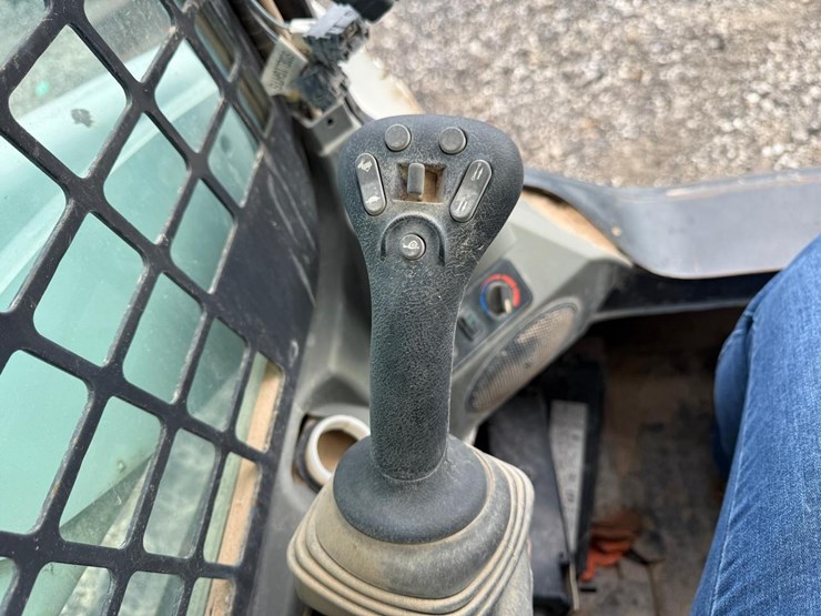2017-bobcat-t770-image-26