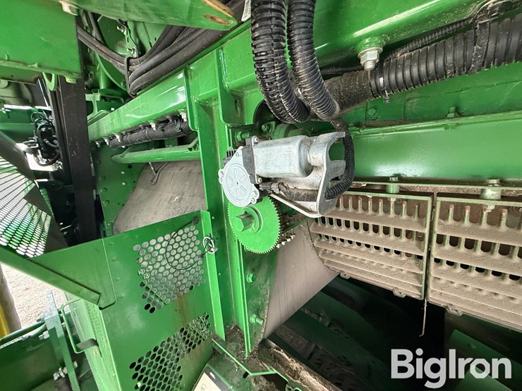 2019-john-deere-s780-image-19