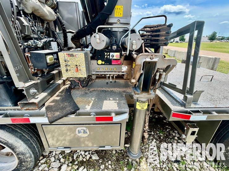 2012-john-deere-b-image-3