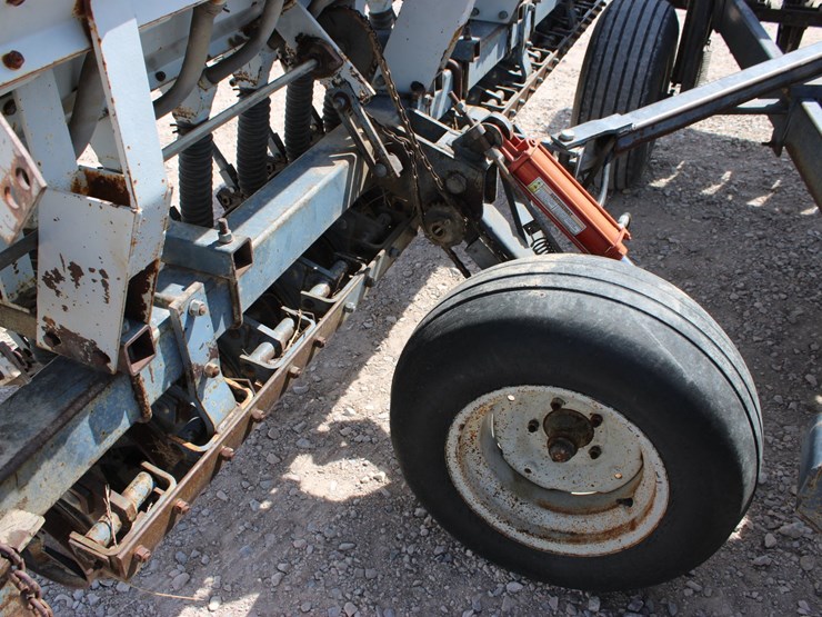 #1008-•-crustbuster-27ft-grain-drill-image-36