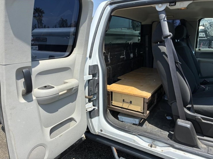 2012-gmc-sierra-2500-image-15