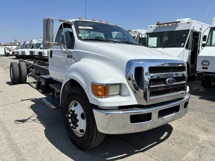 2015-ford-f650-image-2
