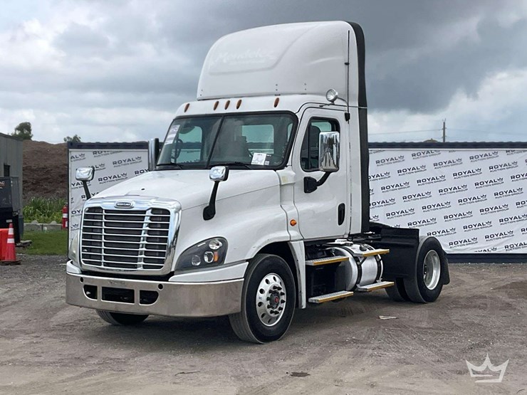 2017-freightliner-cascadia-125-image-1