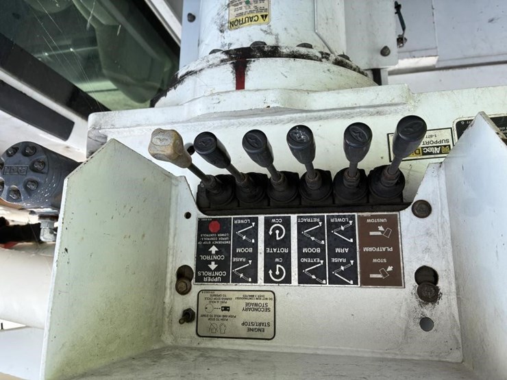 2008-ford-f550-image-13
