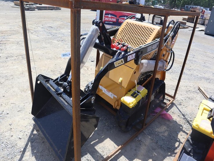 agt-mx-mrt14-compact-track-loader-image-4