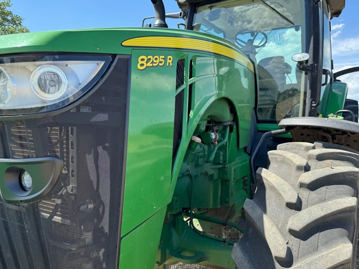 2019-john-deere-8295r-image-34