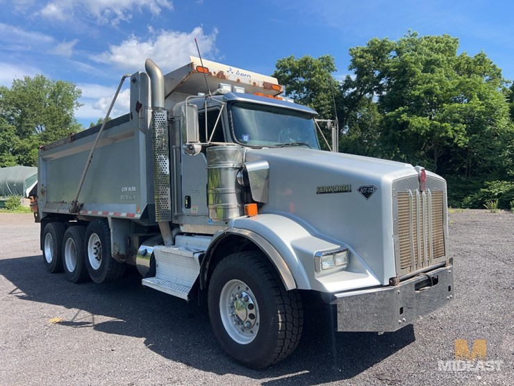 2011-kenworth-t800w-image-4