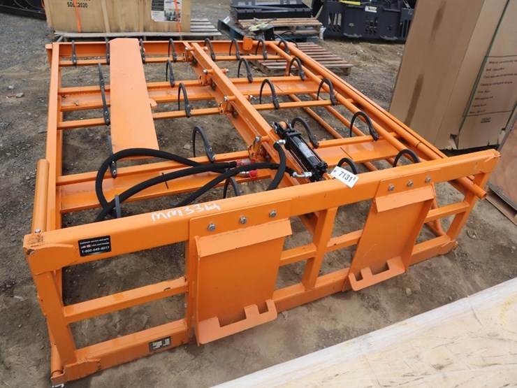 landhonor-small-square-bale-grabber-image-5