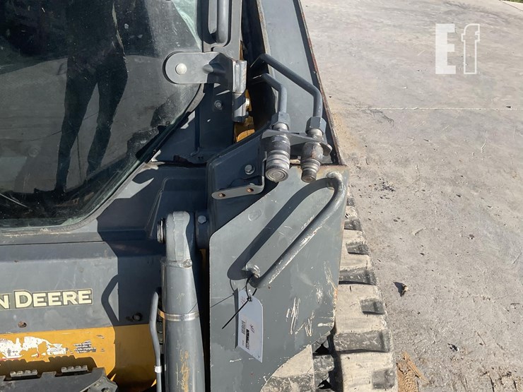2017-deere-317g-image-13