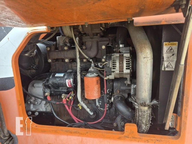 2008-jlg-6042-image-12