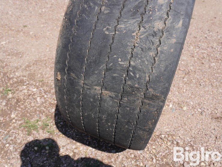 445/50r22.5-tire-&-rim-image-4