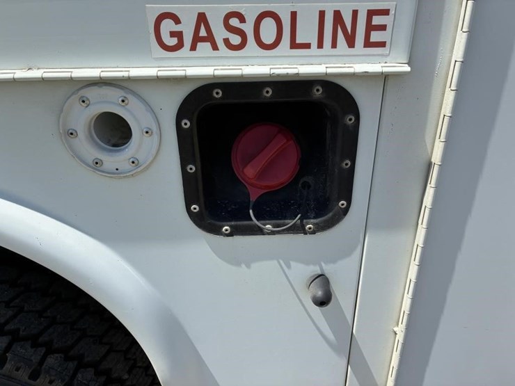 2006-ford-f550-image-6