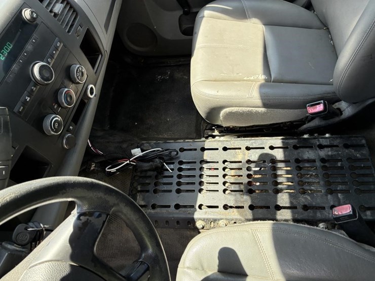 2011-chevrolet-silverado-2500-image-19