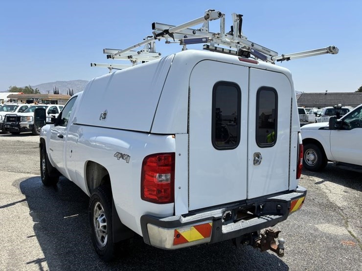 2011-chevrolet-2500hd-image-4