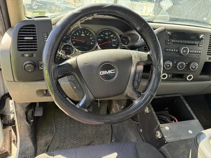 2012-gmc-sierra-2500-image-17