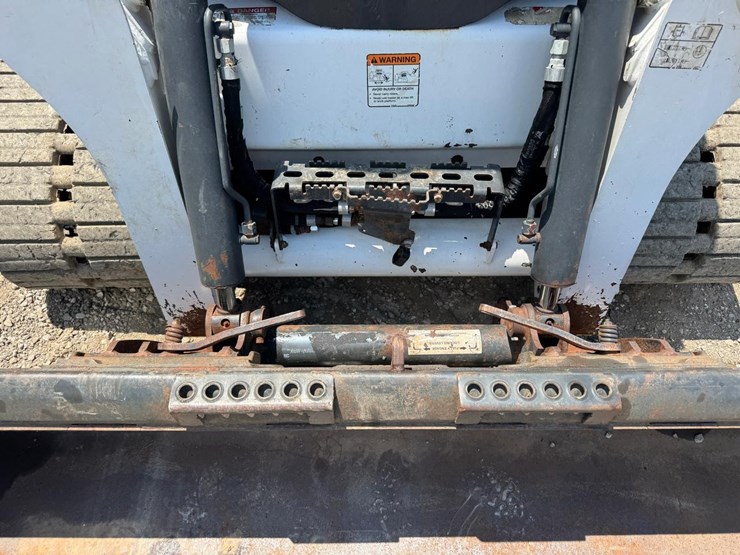 2023-bobcat-t770-image-11