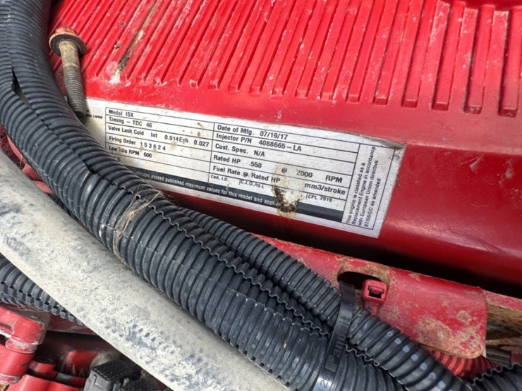 2010-peterbilt-367-image-31